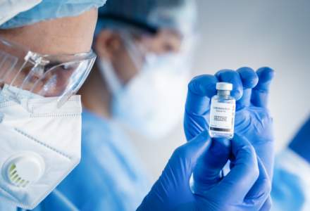 Oamenii de știință care au pus bazele vaccinului anti-COVID au primit premiul Nobel