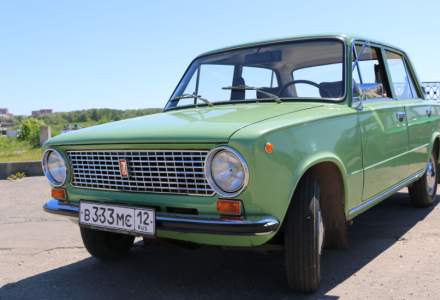 Adio, mărci auto occidentale: Moscova le recomandă oficialilor ruși să cumpere mașini chinezești sau Lada