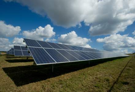 Guvernul american pune la bătaie aproape 9 milioane de hectare pentru parcuri fotovoltaice