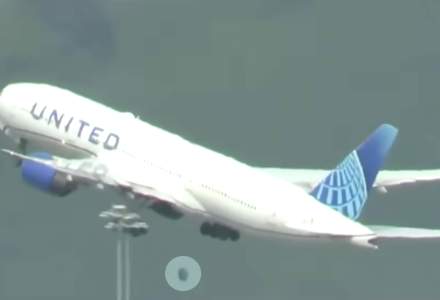 VIDEO | Încă o problemă la Boeing. Un avion a rămas fără o roată în momentul decolării