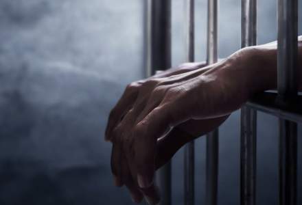 Traficanţii de droguri al căror trafic duce la moartea consumatorului pot fi pedepsiţi cu închisoare de până la 25 de ani
