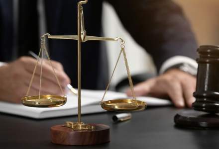 Ministerul Justiției, Uniunea Națională a Barourilor și procurorul general au găsit de cuviință să indexeze onorariile avocaților. Cu 105,90%