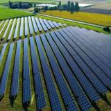 Cresc masiv investiţiile globale în energie curată: Cele mai multe vor fi în sisteme fotovoltaice