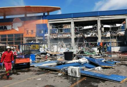 [FOTO] Explozie la Dedeman Botoșani: Persoanele rănite sunt duse la spital