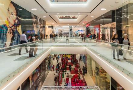 Sondaj| Românii scot mai mulți bani din buzunar când merg la mall: A crescut și timpul petrecut acolo