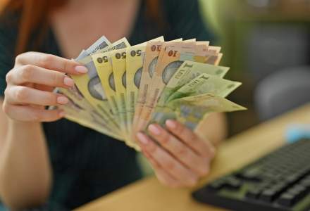 România trece oficial la salariul minim european. Ce este și cum se calculează acesta