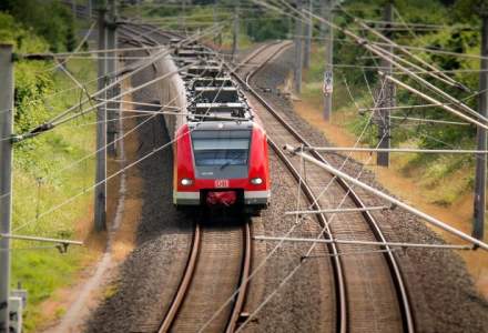 CFR: 77 de trenuri de stat si private vor circula sambata noaptea dupa ora de vara