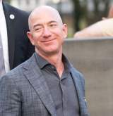 Imagine Articol Jeff Bezos vrea să vândă acțiuni Amazon în valoare de aproximativ 5...