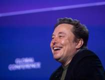 Elon Musk râde de Microsoft...