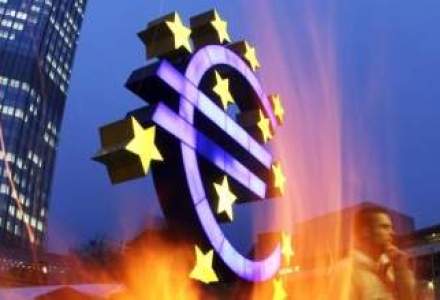 Euro implineste 10 ani de existenta. Viitorul nu suna bine
