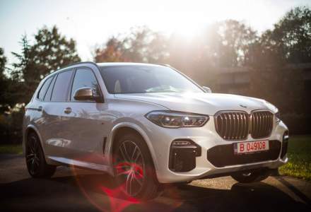 VIDEO: BMW X5 a fost prezentat la Bucuresti. Poate memora drumul pentru a merge singur in marsarier 50 metri