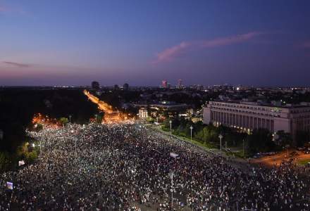 24.000 de persoane au protestat in Bucuresti. Manifestatia se incheie fara incidente majore