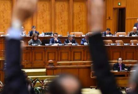 Parlamentul a aprobat Decretul privind starea de urgenţă