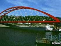 Doua poduri peste Dunare ar...