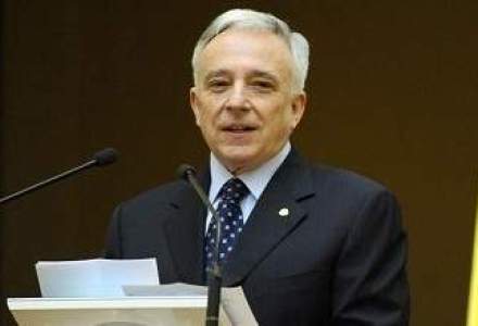 Mugur Isarescu crede ca Romania se poate sustine in conditiile actuale fara un acord cu FMI