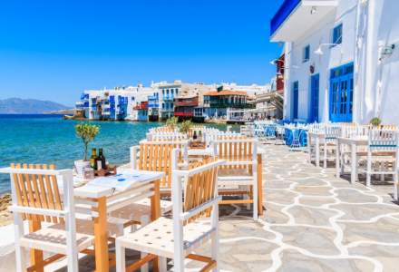 Turiștii care călătoresc în Grecia nu vor mai sta în carantină 7 zile