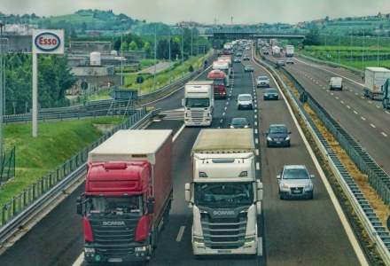 Transportatorii cer de clarificarea de urgență a impozitării diurnei șoferilor profesioniști români