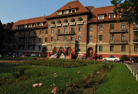 Hotel Triumf, blocul functionarilor BNR in perioada interbelica, scos la vanzare pentru 19,6 mil. euro de RA-APPS