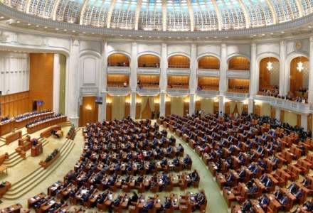 Parlamentul va retrage drepturile foștilor președinți care au colaborat cu Securitatea