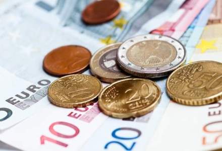Moneda euro a scazut cu peste 2 bani, dupa cresterile din primele zile ale saptamanii