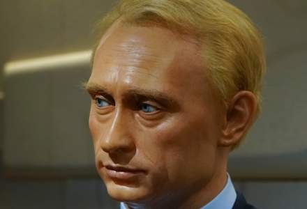 [VIDEO] Francezii au dat jos statuia de ceară a lui Vladimir Putin