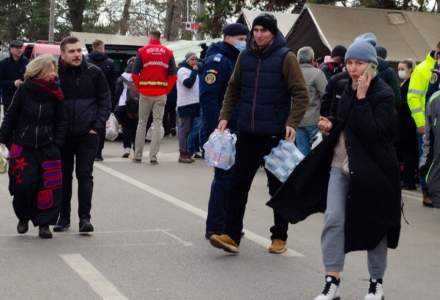 Românii lăudați pentru mobilizarea în ajutorarea refugiaților în presa internațională
