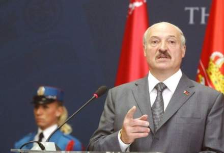 Lukașenko i-a făcut cadou lui Putin un tractor