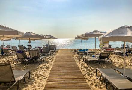 Bulgarii au lansat aplicația de rezervare a șezlongurilor pe plajă. Cum funcționează