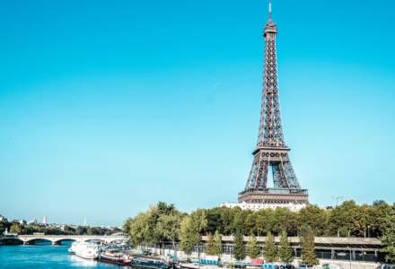 Sejur altfel: Doi americani în stare de ebrietate au stat toată noaptea în Turnul Eiffel