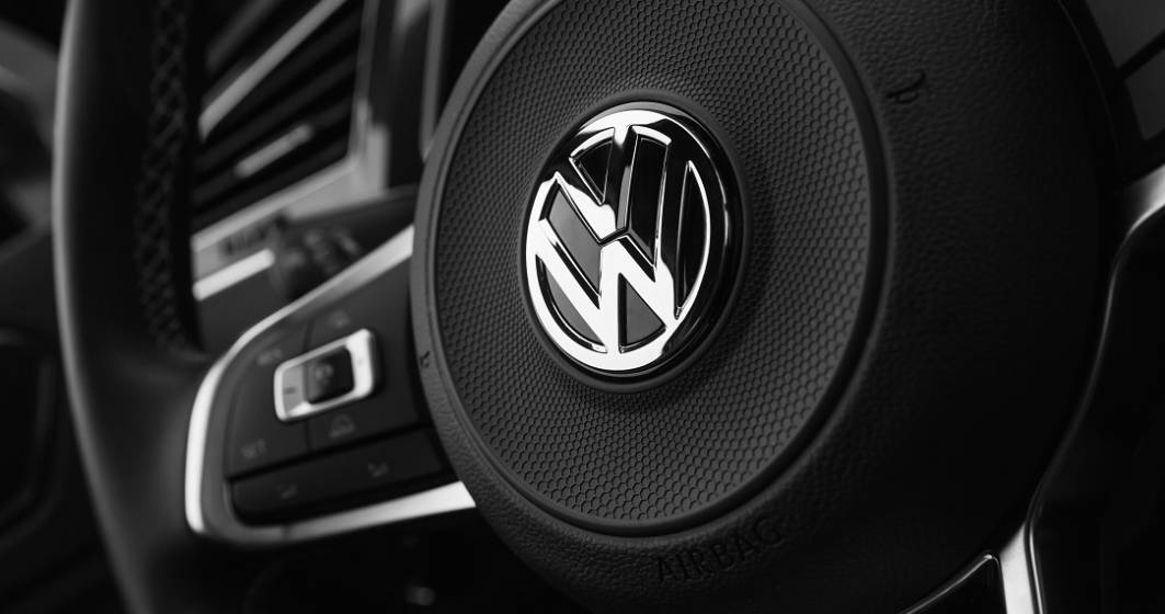 Imagine pentru articolul: Volkswagen va investi 180 miliarde de euro în următorii cinci ani şi va reduce cheltuielile cu motoarele pe combustie,din 2025