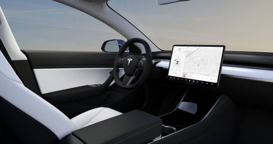 Imagine pentru articolul: Tesla va integra Netflix si Youtube in masini: serviciile de streaming vor putea fi folosite doar cand masina este stationara