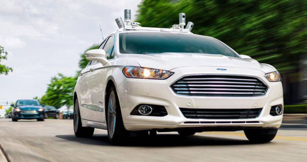 Imagine pentru articolul: Ford a patentat un volan si pedale retractabile in bordul viitoarelor masini autonome