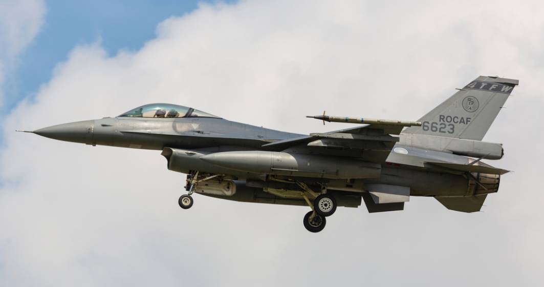 Imagine pentru articolul: România va cumpăra 32 de avioane F-16 second hand de la Norvegia. Cât de vechi sunt aparatele
