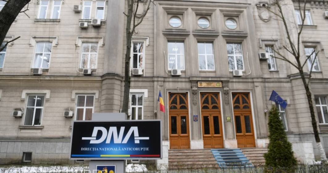Imagine pentru articolul: Explozie Crevedia | Procurorii DNA sunt la ISU Dâmbovița și ridică documente