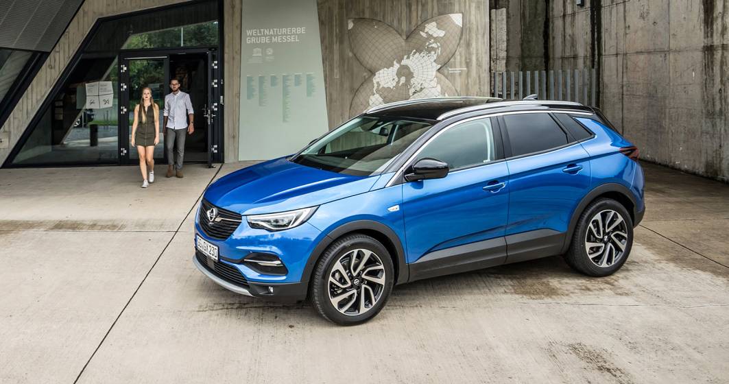 Imagine pentru articolul: Opel Romania primeste comenzi anul acesta pentru e-Corsa si versiunea plug-in hybrid Grandland X
