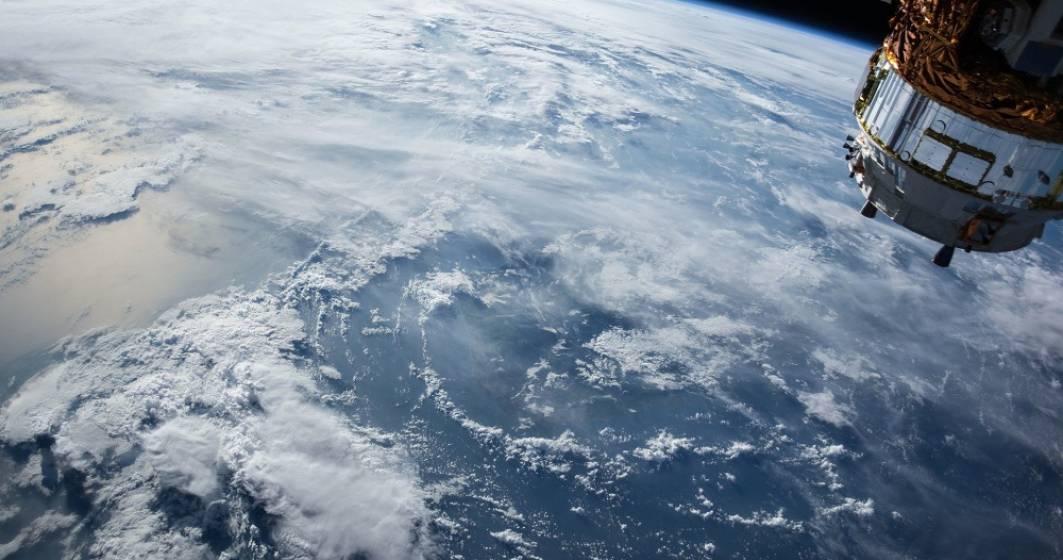 Imagine pentru articolul: Japonia dezvoltă primul satelit din lemn pentru a micșora gunoiul spațial