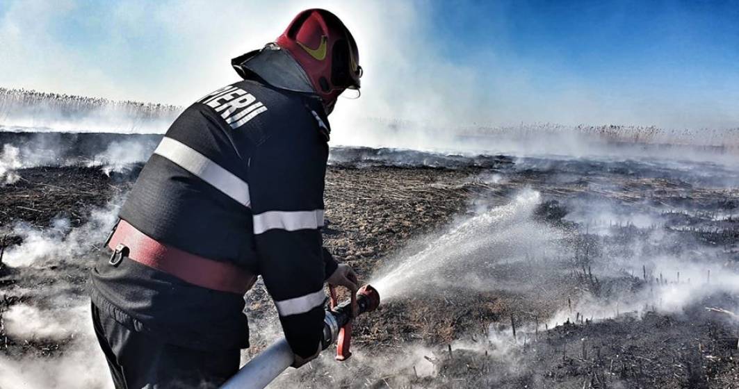 Imagine pentru articolul: Şase hectare de vegetaţie uscată din Galați au ars într-un incendiu izbucnit de la o ţigară aruncată