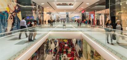 Sondaj| Românii scot mai mulți bani din buzunar când merg la mall: A crescut...