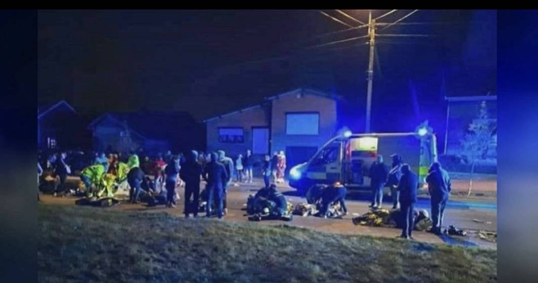 Imagine pentru articolul: Cel puțin patru morţi după ce o mașină a intrat în mulțime la un carnaval în Belgia