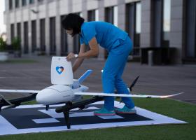 Imagine: MedLife lansează programul de transport al probelor biologice cu drona