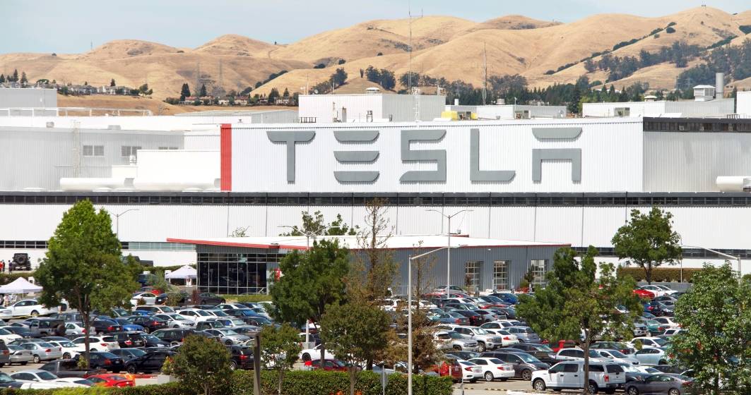Imagine pentru articolul: Tesla a concediat doi angajati după ce Elon Musk le-a spus că pot sta acasă din cauza Covid-19