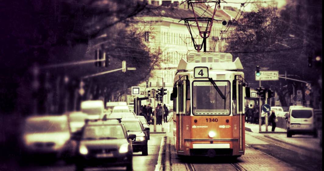 Imagine pentru articolul: Atentie soferi! Se delimiteaza un nou culoar unic pentru tramvaie