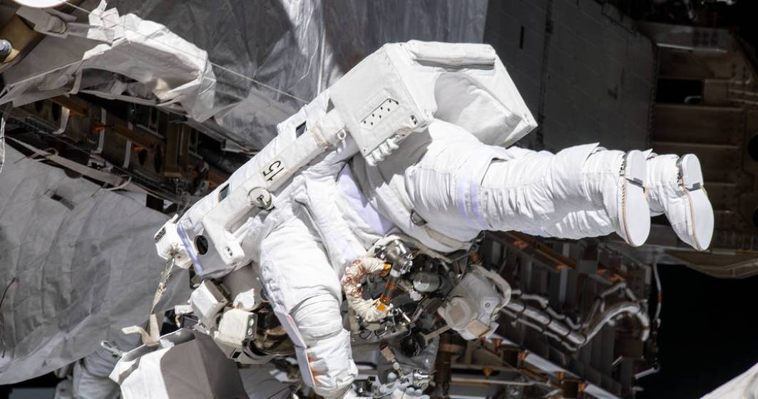 Imagine pentru articolul: Revenirea pe Lună ar putea fi întârziată și de costumele astronauților - Musk s-a „oferit” să rezolve el problema