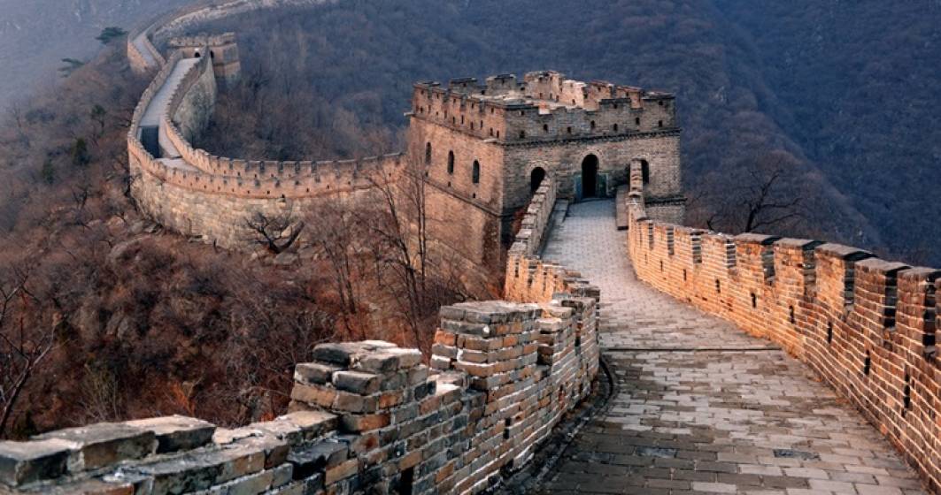 Imagine pentru articolul: Chinezii sunt suparati: o portiune din Marele Zid Chinezesc a fost reparata cu nisip si ciment