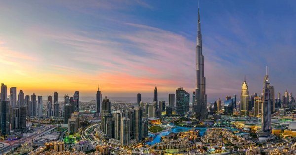Imagine pentru articolul: GALERIE FOTO | În interiorul Burj Khalifa, cea mai înaltă clădire din lume....