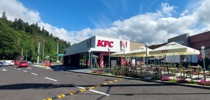 FOTO  Primul KFC de pe Valea Prahovei, deschis la Sinaia, chiar pe DN1....