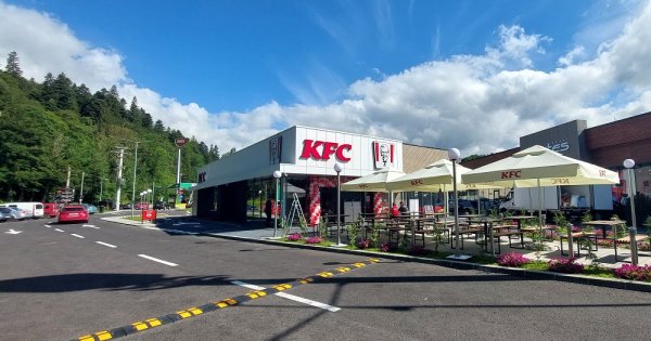 Imagine pentru articolul: FOTO  Primul KFC de pe Valea Prahovei, deschis la Sinaia, chiar pe DN1....