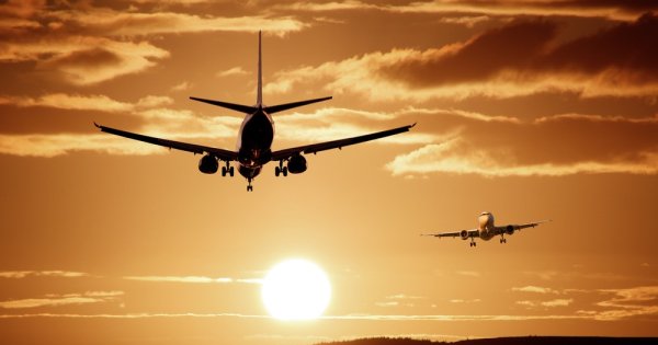 Imagine pentru articolul: E vară, dar profitul companiilor aeriene nu mai zboară „la înălțime”....