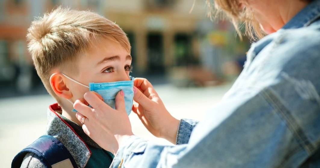 Imagine pentru articolul: Pot fi obligați părinții să-și trimită copiii la școală dacă există riscul infectării cu COVID?