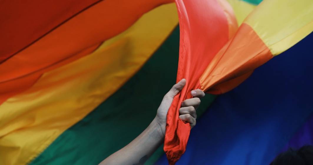 Imagine pentru articolul: Comunitatea LGBTQ+ rămasă captivă în Afganistan. Talibanii: „Vă vom găsi noi, oriunde v-ați afla”